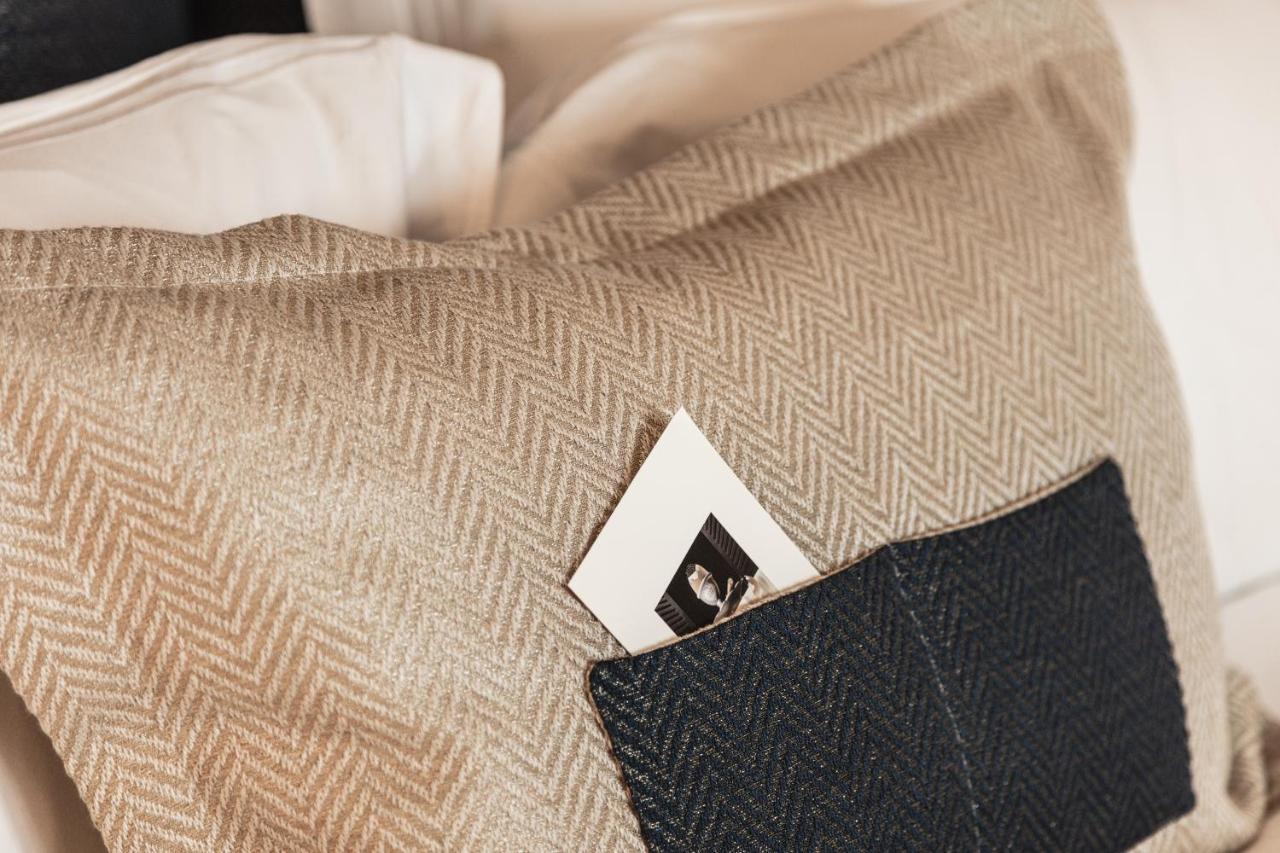 Hotel 717 อัมสเตอร์ดัม ภายนอก รูปภาพ A business card in a pocket