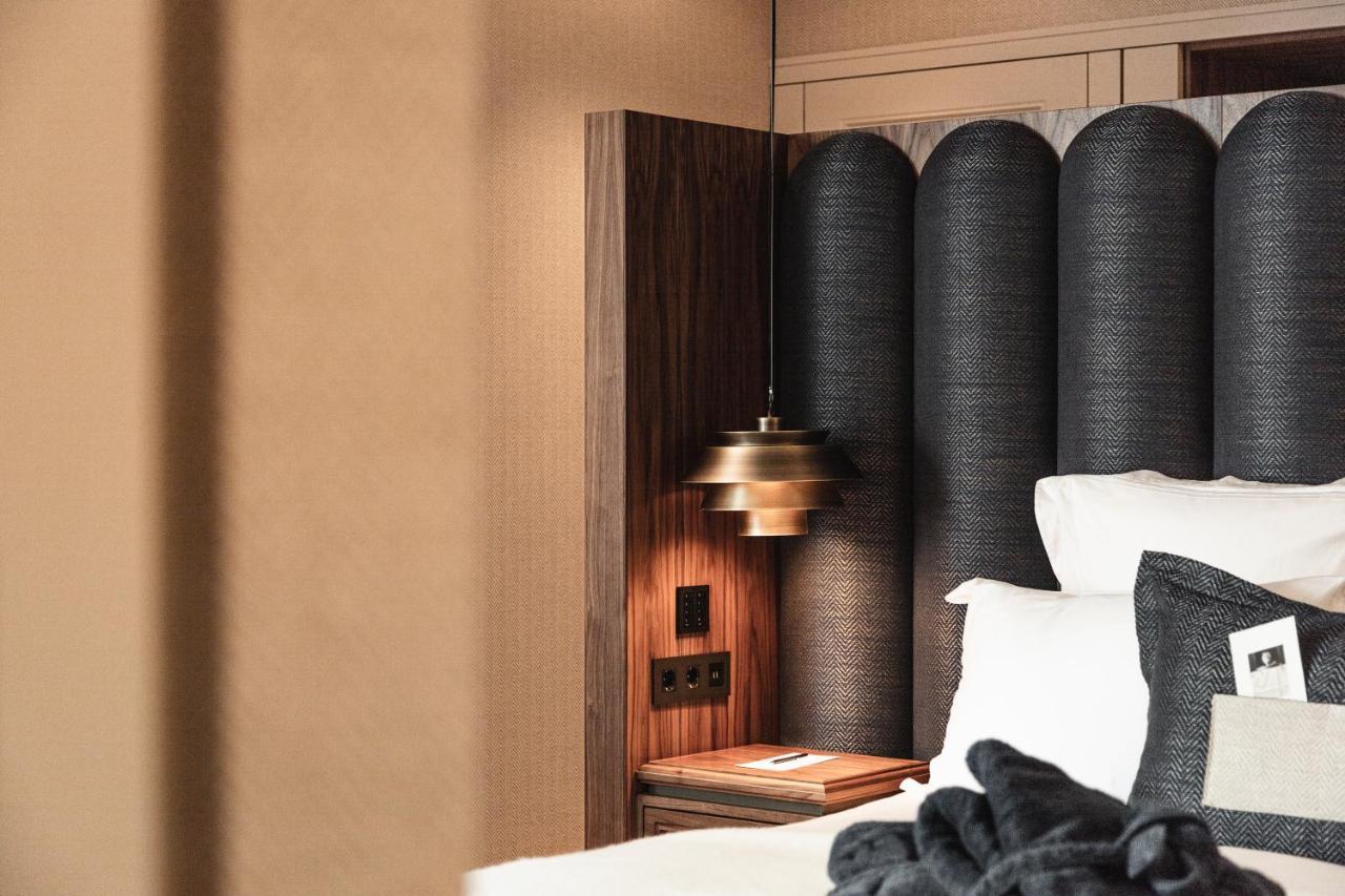 Hotel 717 อัมสเตอร์ดัม ภายนอก รูปภาพ A bedroom at the hotel