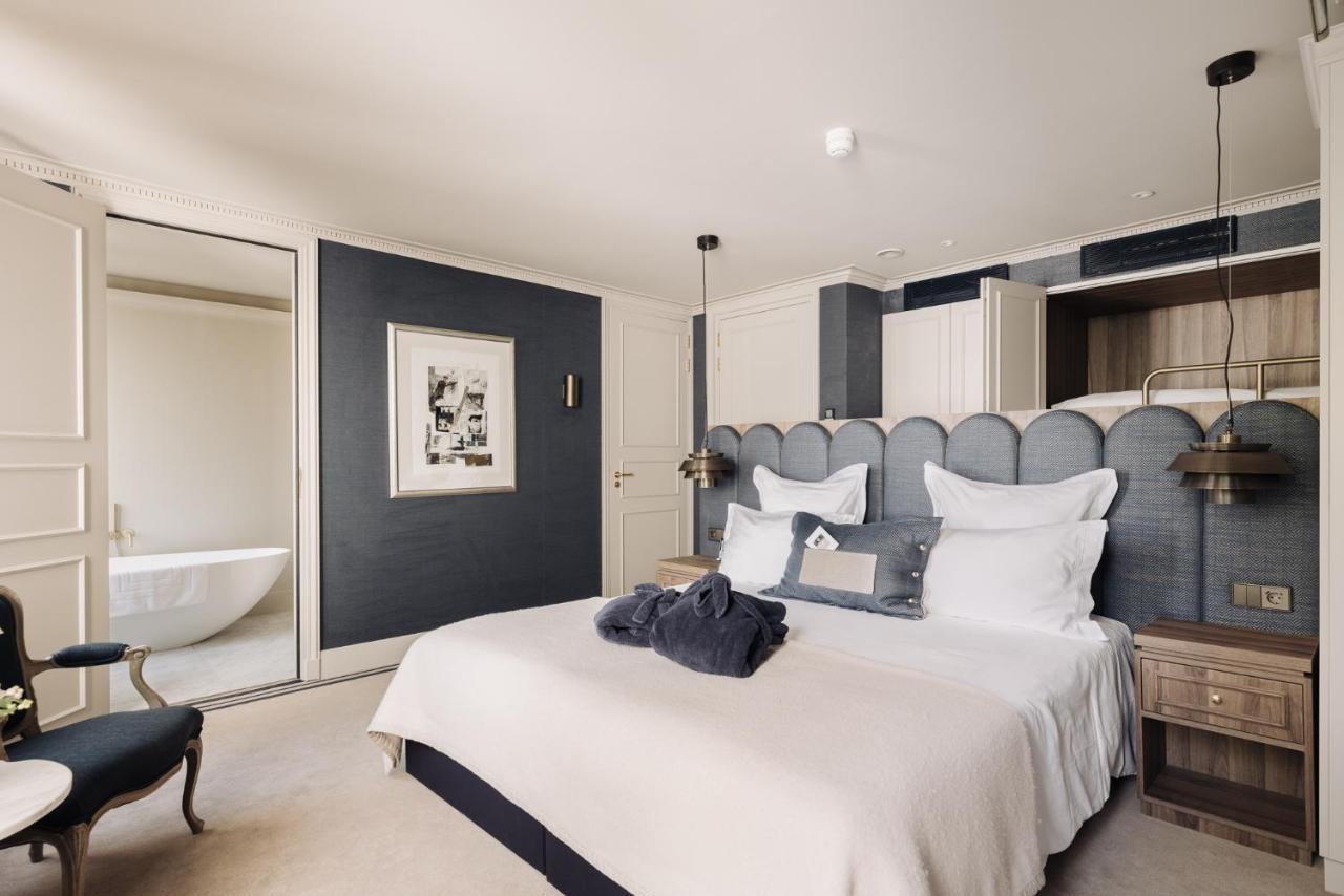 Hotel 717 อัมสเตอร์ดัม ภายนอก รูปภาพ A bedroom at The Hari