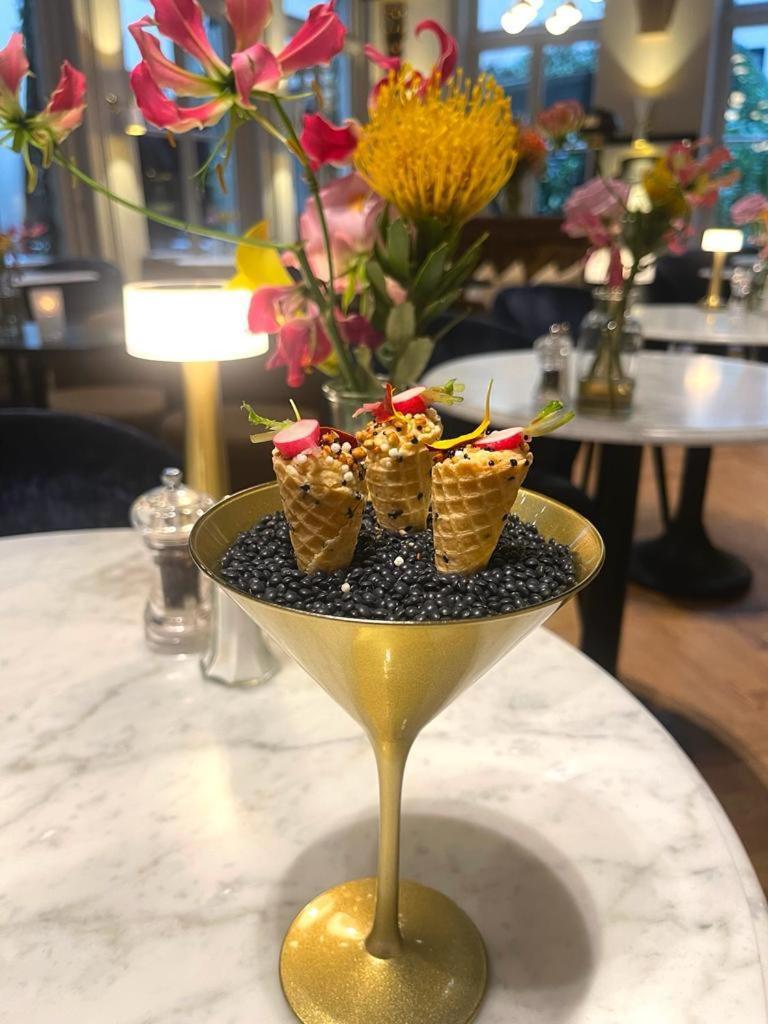 Hotel 717 อัมสเตอร์ดัม ภายนอก รูปภาพ Caviar and ice cream
