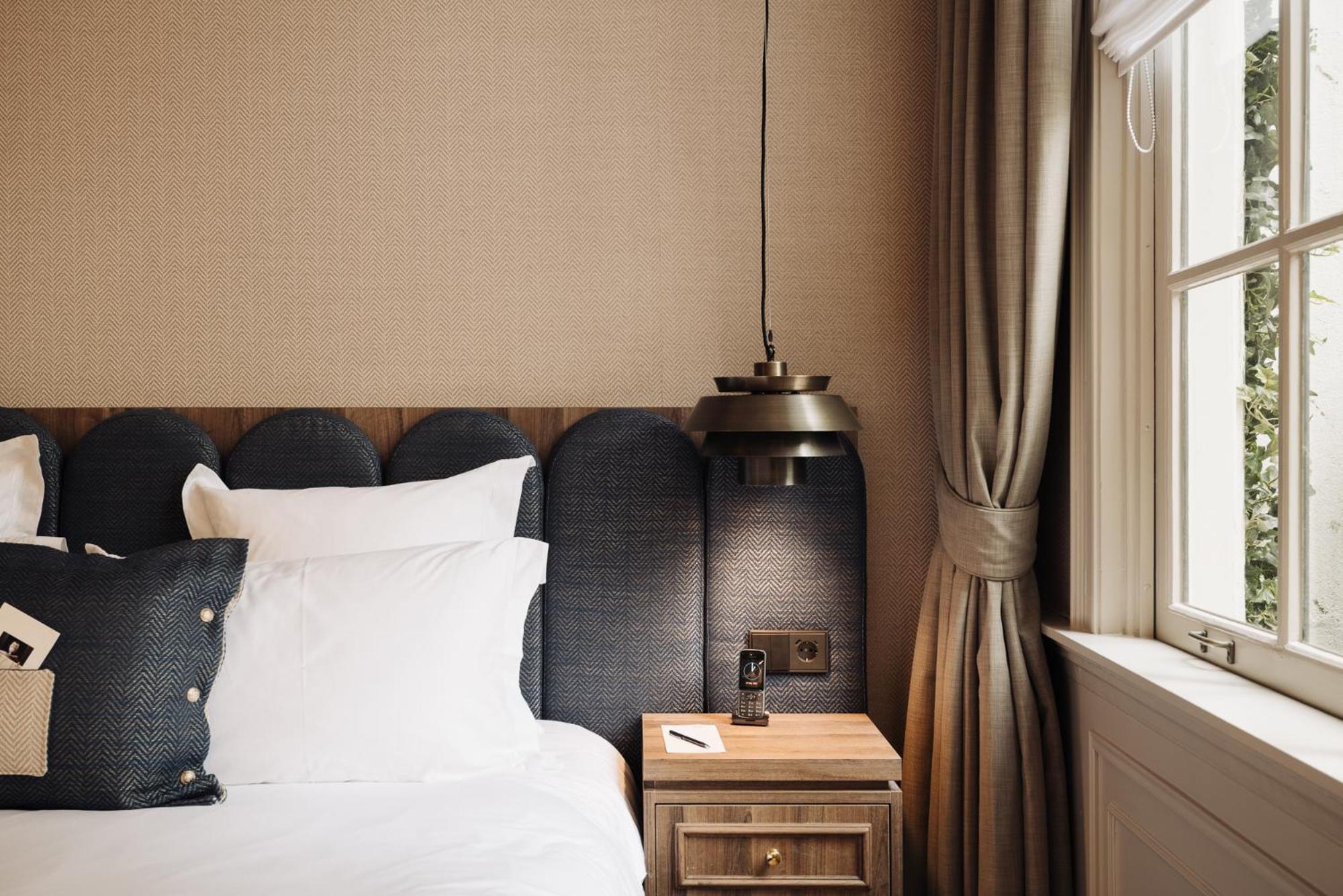 Hotel 717 อัมสเตอร์ดัม ภายนอก รูปภาพ A bedroom at the hotel